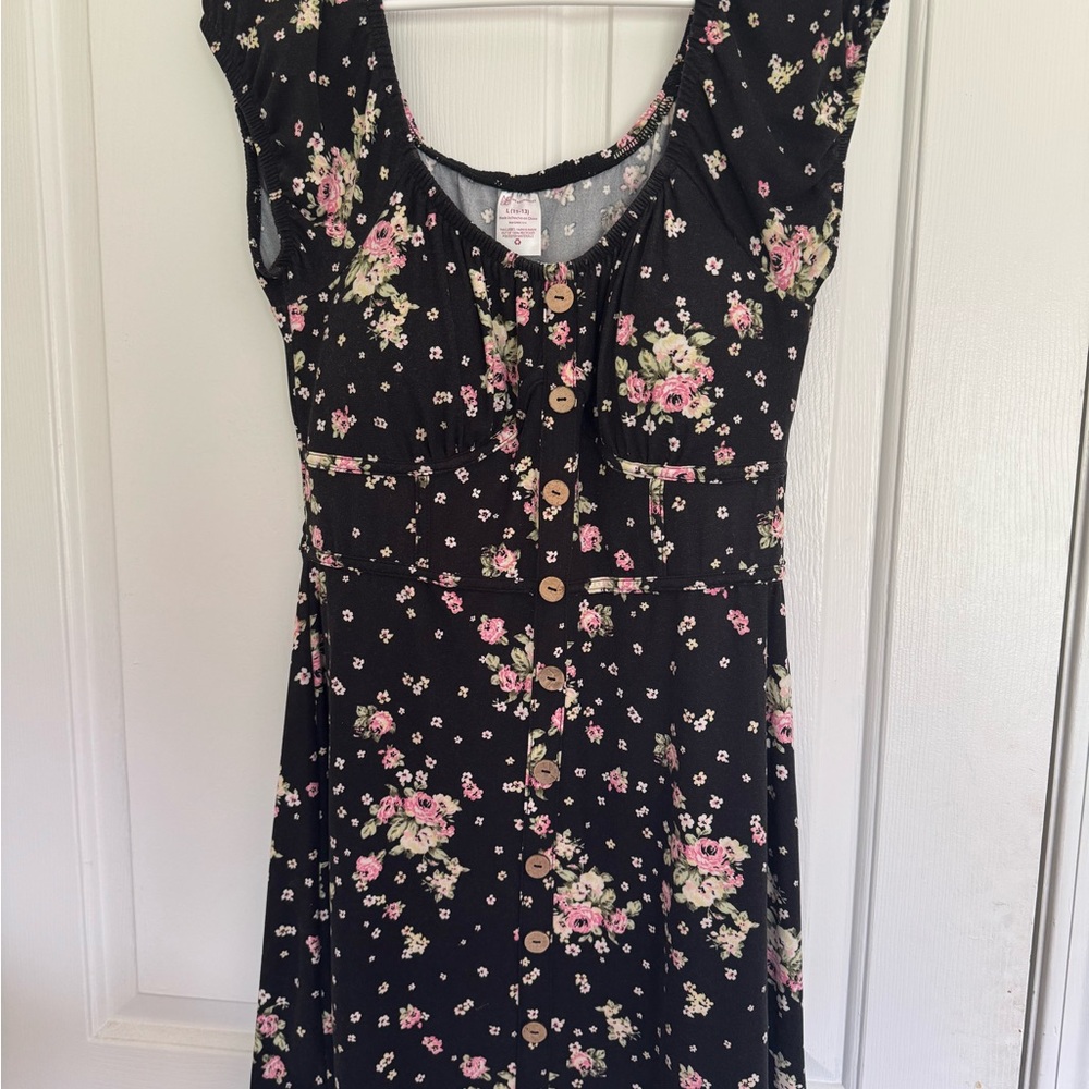 No Boundaries Gray Floral Button-Up Top with Pink and Cream Blossoms